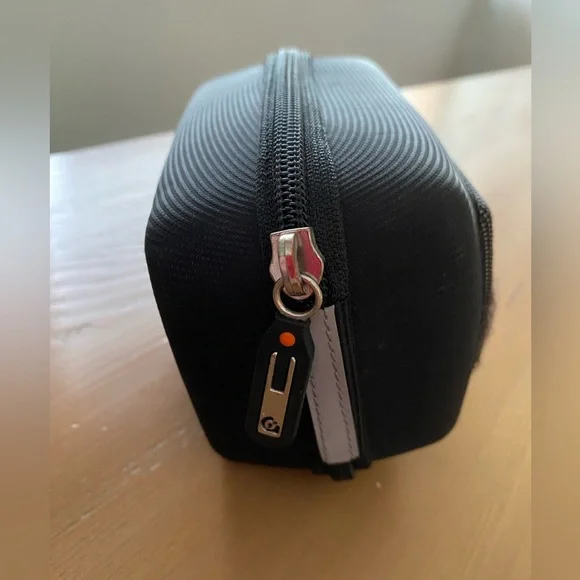 Gravis hard-shell case - Picture 3 of 5